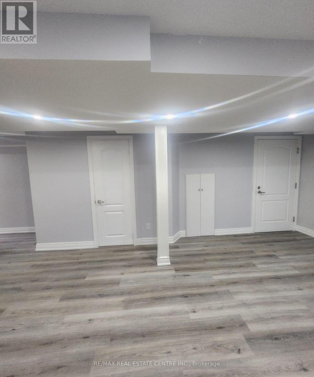 42 Baha (Basement) Crescent, Brampton, Ontario  L7A 2J3 - Photo 17 - W12514414