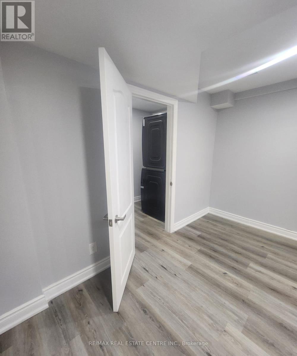 42 Baha (Basement) Crescent, Brampton, Ontario  L7A 2J3 - Photo 18 - W12514414