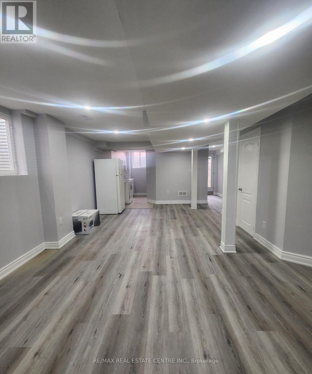 42 Baha (Basement) Crescent, Brampton, Ontario  L7A 2J3 - Photo 2 - W12514414