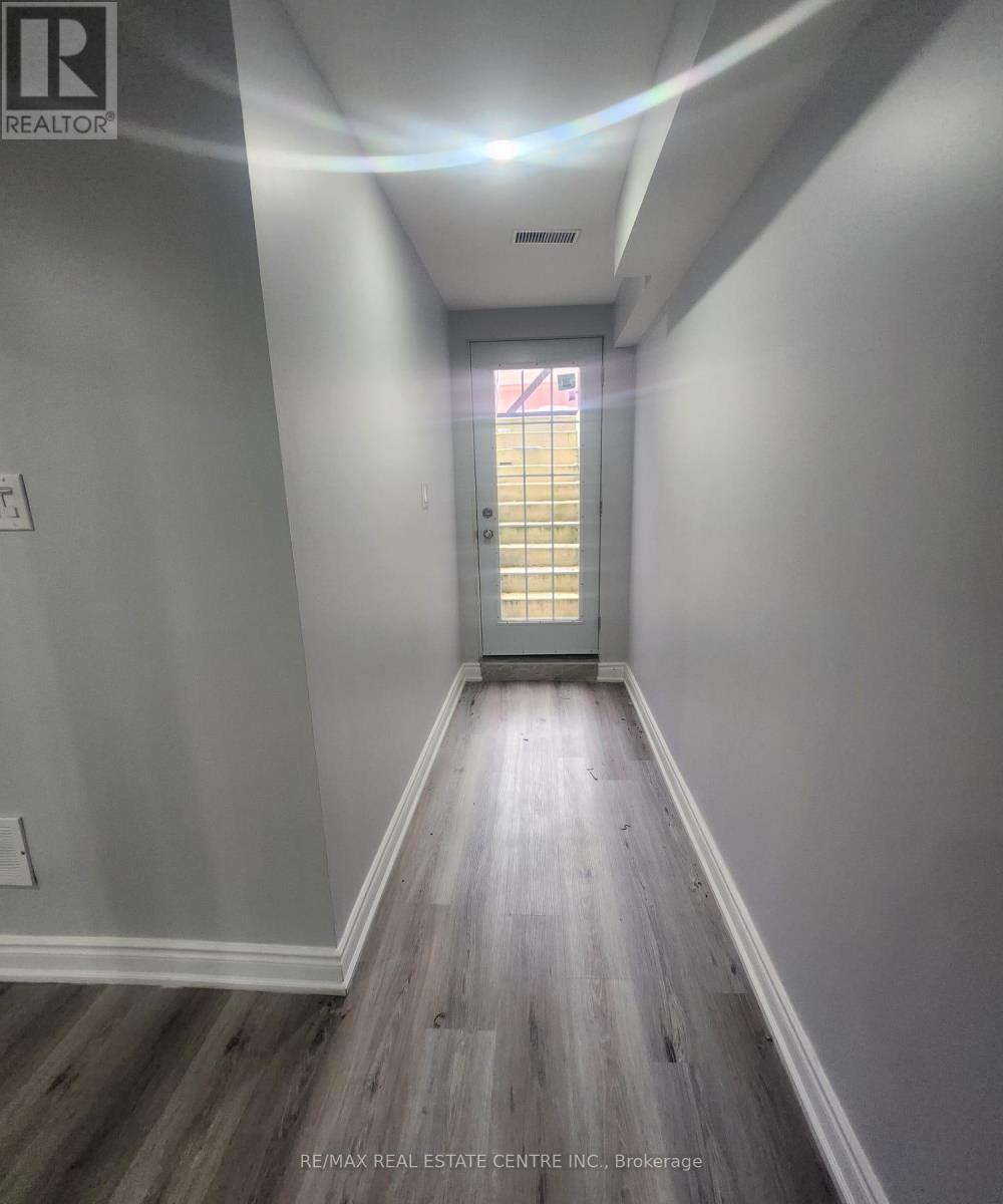 42 Baha (Basement) Crescent, Brampton, Ontario  L7A 2J3 - Photo 26 - W12514414