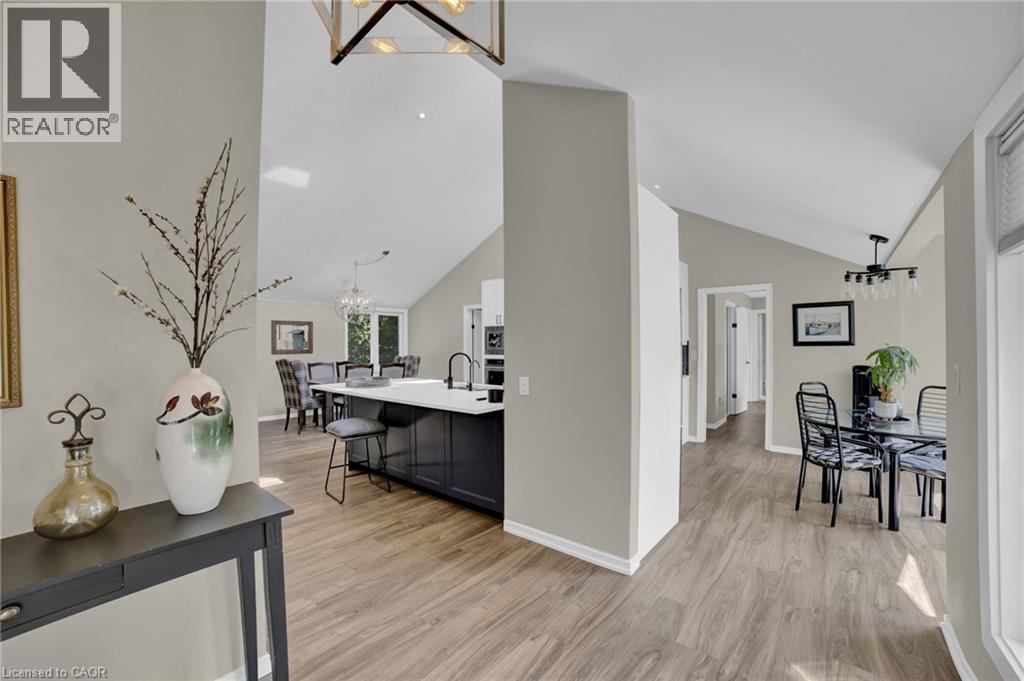 11 Weneil Drive, Freelton, Ontario  L8B 0Z6 - Photo 12 - 40755001