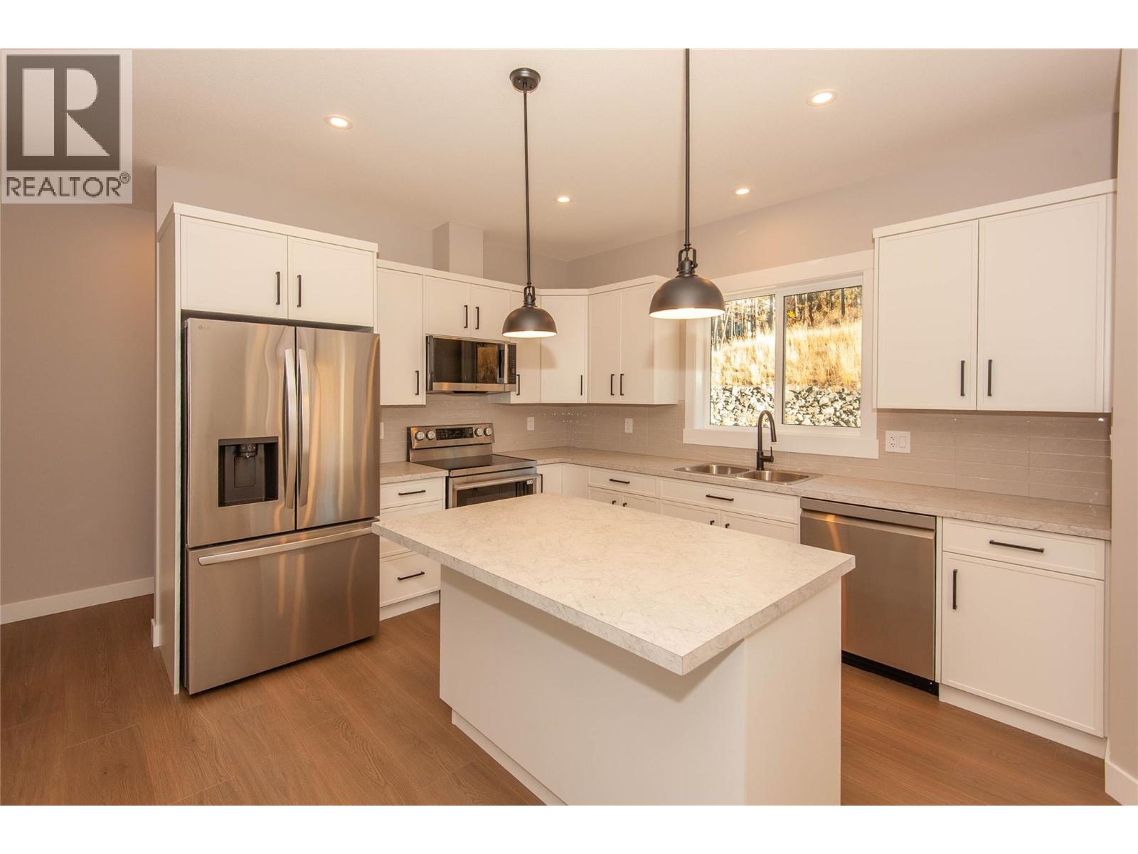 431 POPLAR Drive, Logan Lake, British Columbia