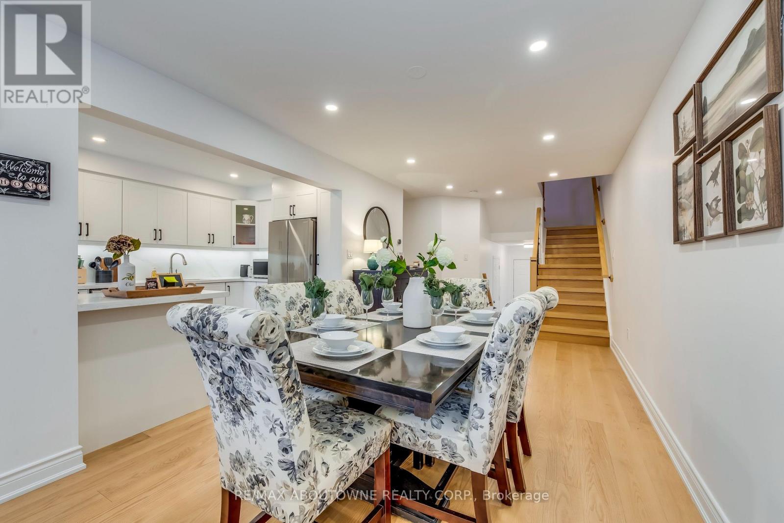 2246 Fairbairn Court, Oakville, Ontario  L6M 4R2 - Photo 10 - W12512962