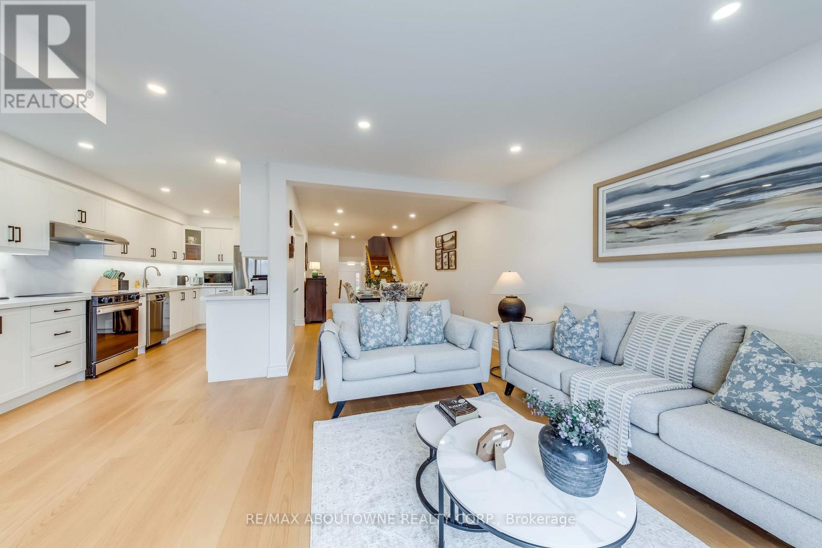 2246 Fairbairn Court, Oakville, Ontario  L6M 4R2 - Photo 14 - W12512962