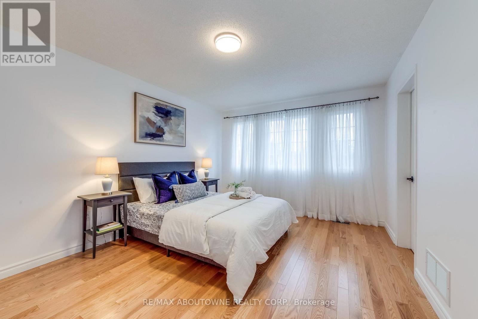 2246 Fairbairn Court, Oakville, Ontario  L6M 4R2 - Photo 24 - W12512962