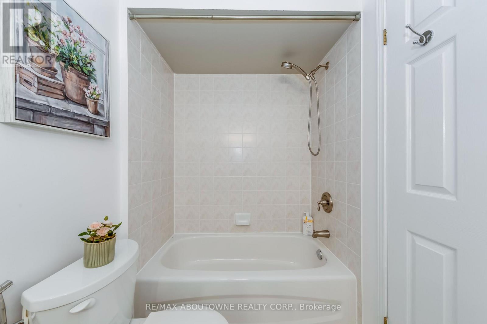 2246 Fairbairn Court, Oakville, Ontario  L6M 4R2 - Photo 34 - W12512962