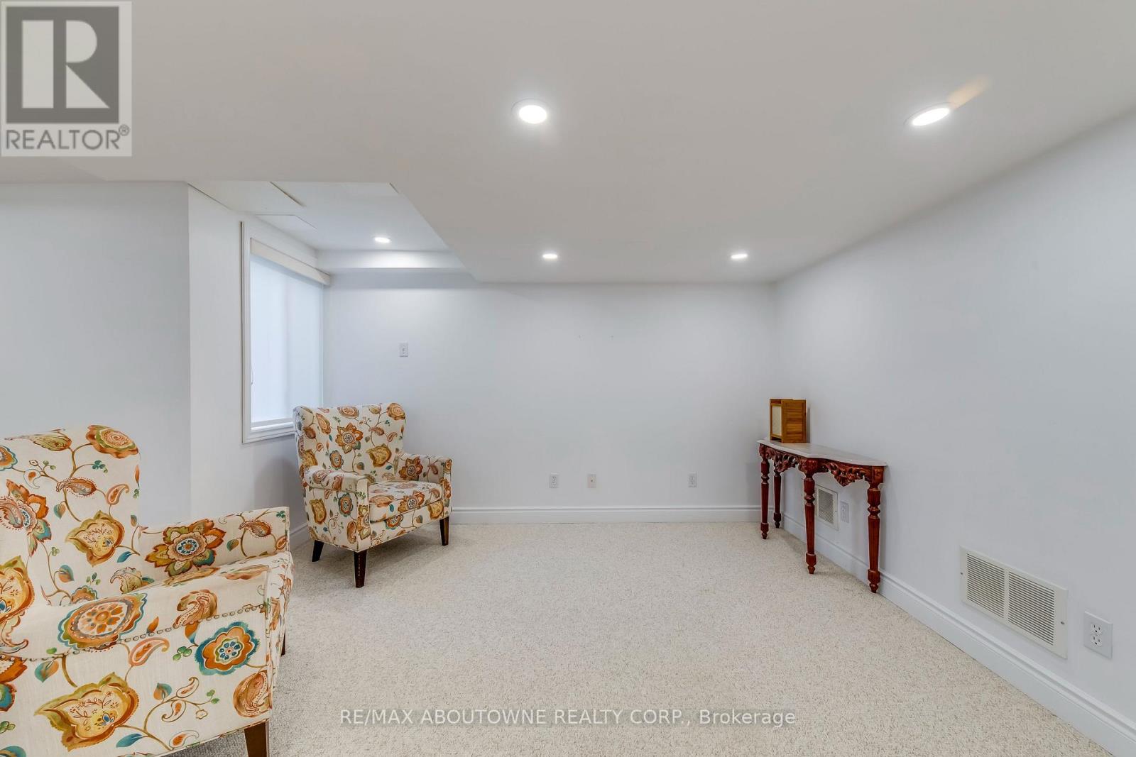 2246 Fairbairn Court, Oakville, Ontario  L6M 4R2 - Photo 36 - W12512962