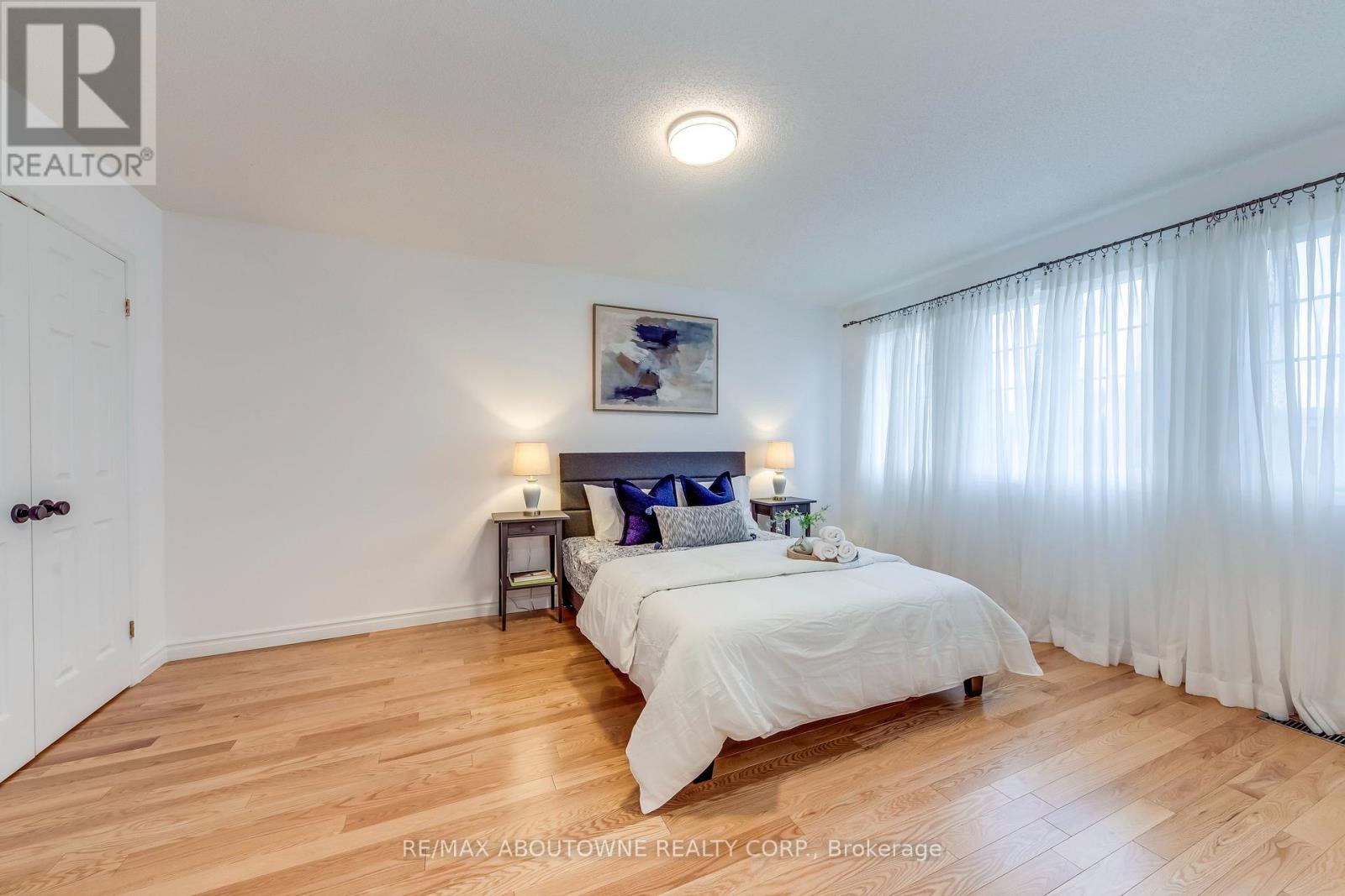 2246 Fairbairn Court, Oakville, Ontario  L6M 4R2 - Photo 23 - W12512962