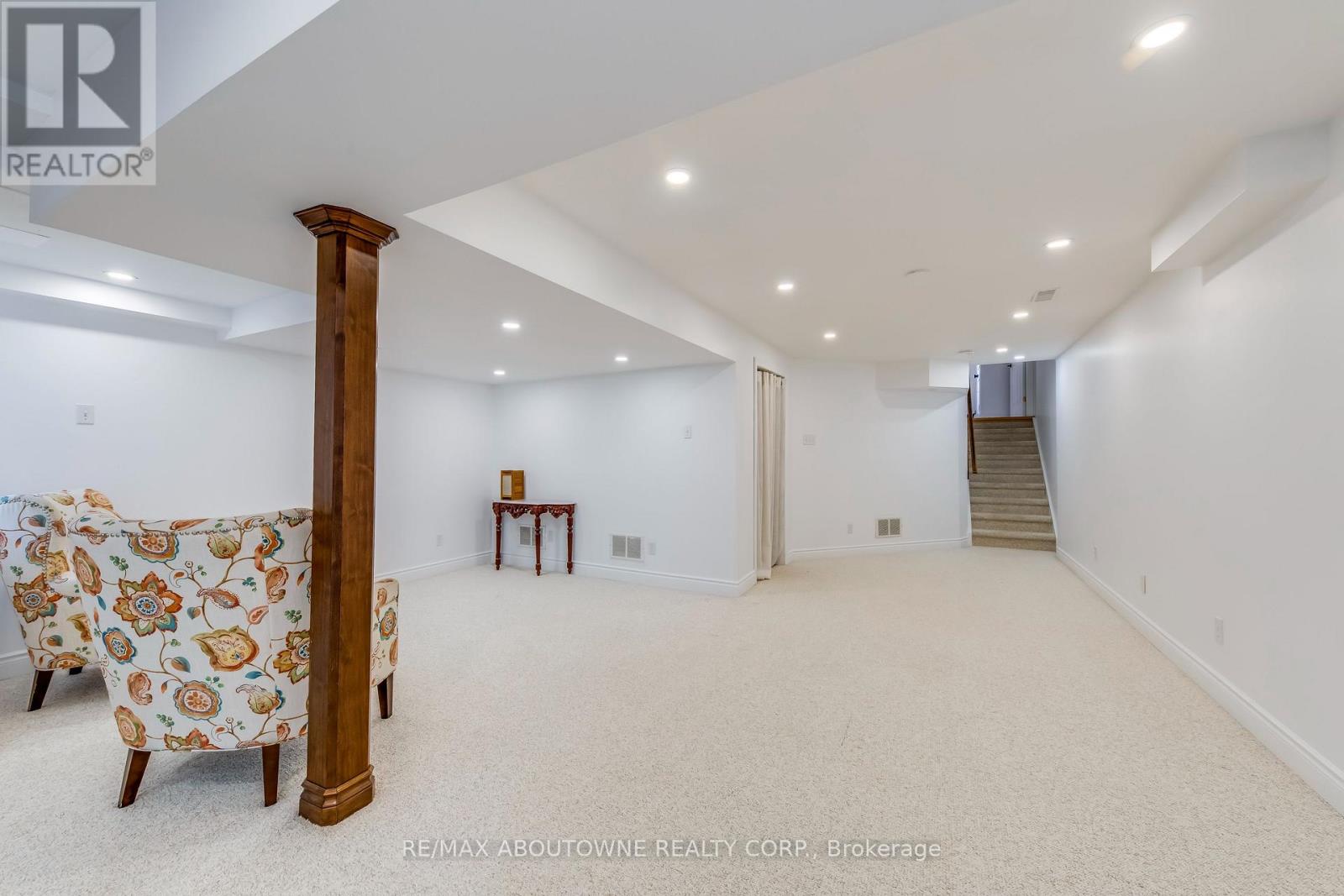 2246 Fairbairn Court, Oakville, Ontario  L6M 4R2 - Photo 38 - W12512962