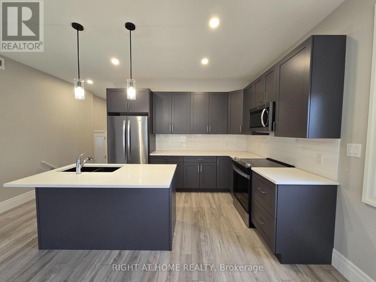 Main - 22 Allen Street, Prince Edward County, Ontario  K0K 2T0 - Photo 11 - X12510490