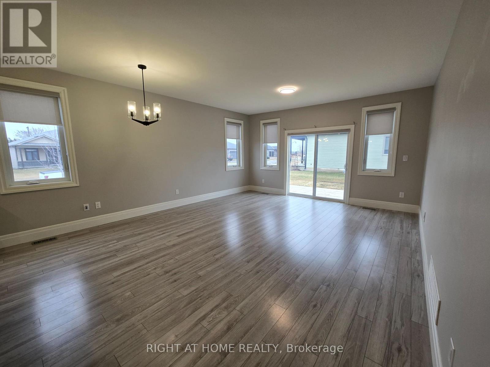 Main - 22 Allen Street, Prince Edward County, Ontario  K0K 2T0 - Photo 13 - X12510490