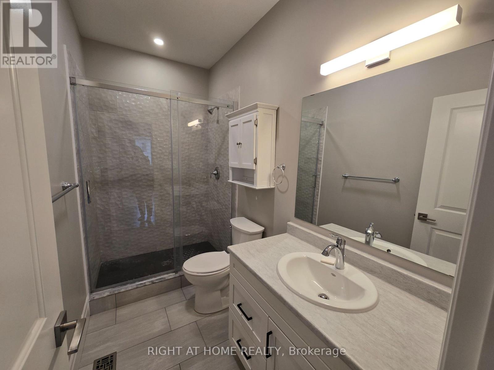 Main - 22 Allen Street, Prince Edward County, Ontario  K0K 2T0 - Photo 19 - X12510490