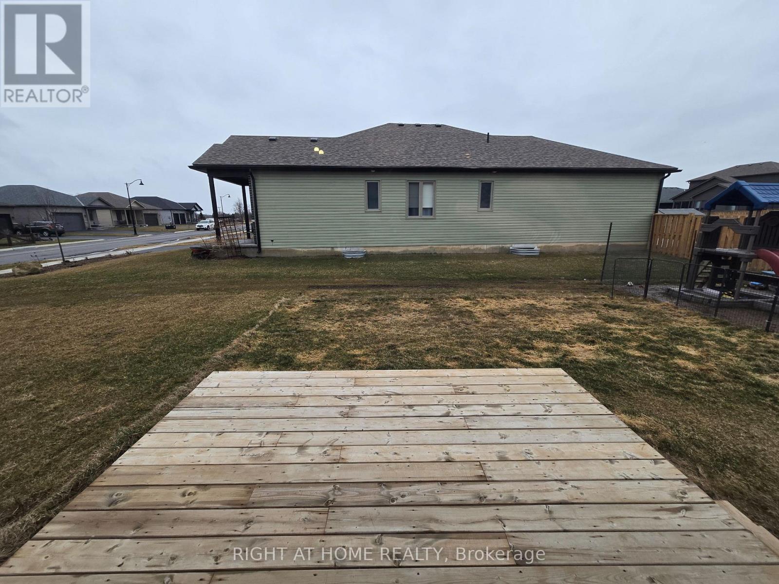 Main - 22 Allen Street, Prince Edward County, Ontario  K0K 2T0 - Photo 23 - X12510490