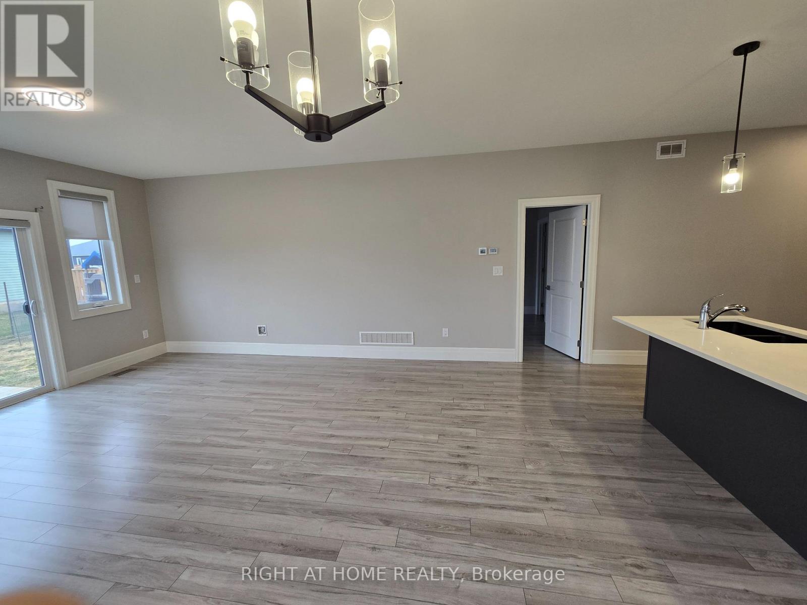 Main - 22 Allen Street, Prince Edward County, Ontario  K0K 2T0 - Photo 14 - X12510490