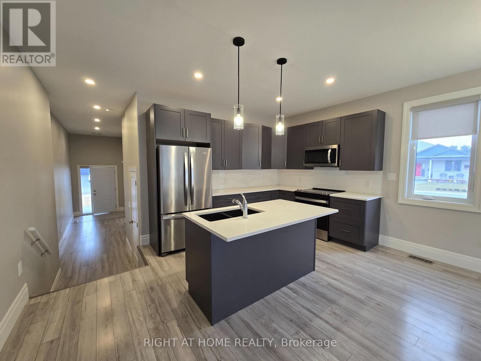 Main - 22 Allen Street, Prince Edward County, Ontario  K0K 2T0 - Photo 9 - X12510490