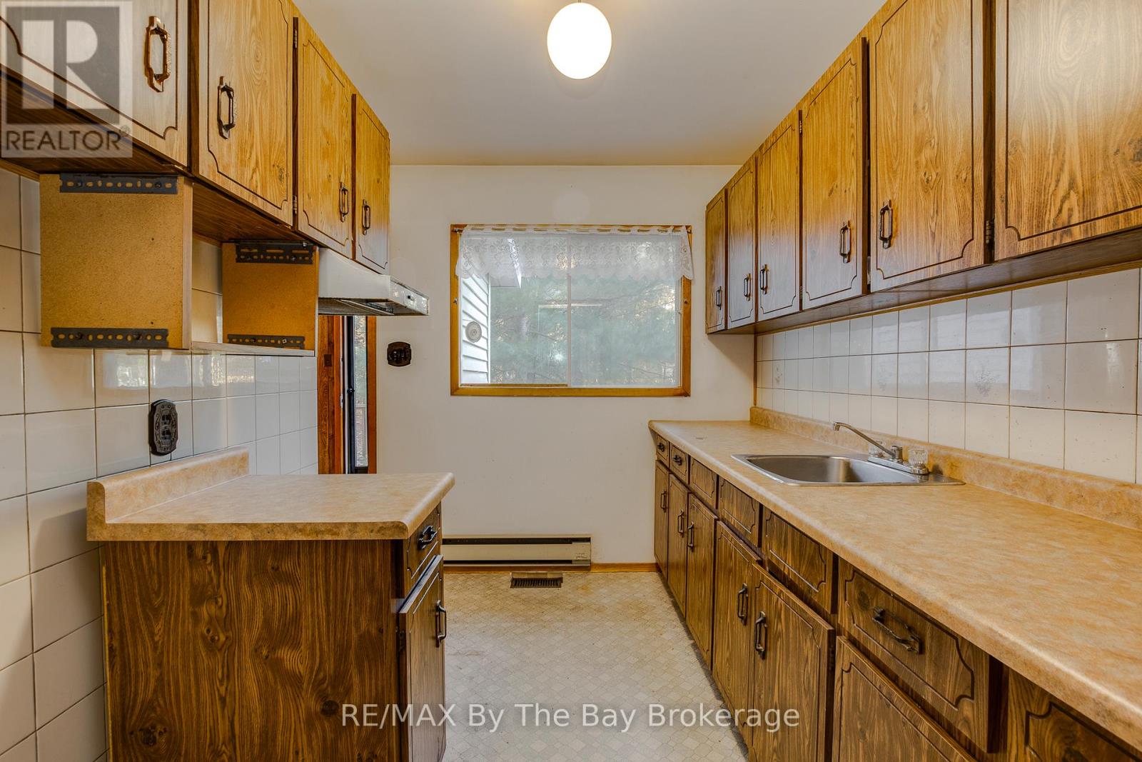 57 Tall Pines Drive, Tiny, Ontario L9M 0H4 - Photo 10 - S12490294