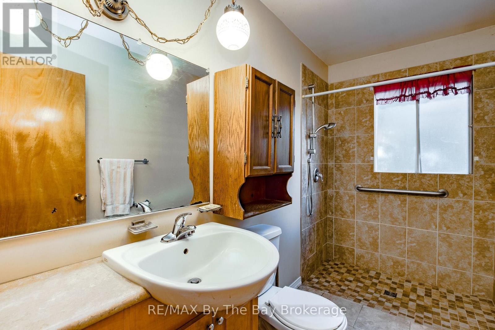 57 Tall Pines Drive, Tiny, Ontario L9M 0H4 - Photo 20 - S12490294