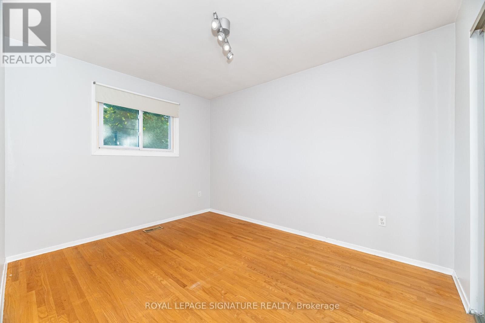 7 Maitland Avenue, Hamilton, Ontario  L9A 3J4 - Photo 26 - X12514382