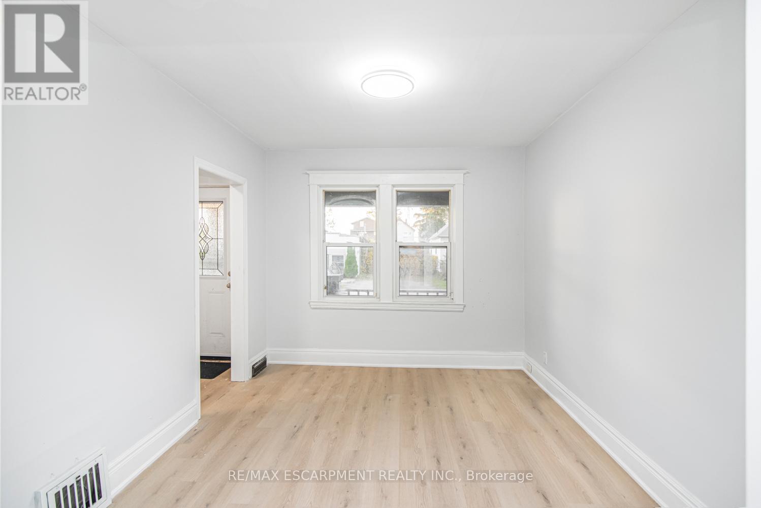 8 Leeds Street, Hamilton, Ontario  L8L 6W8 - Photo 11 - X12514406