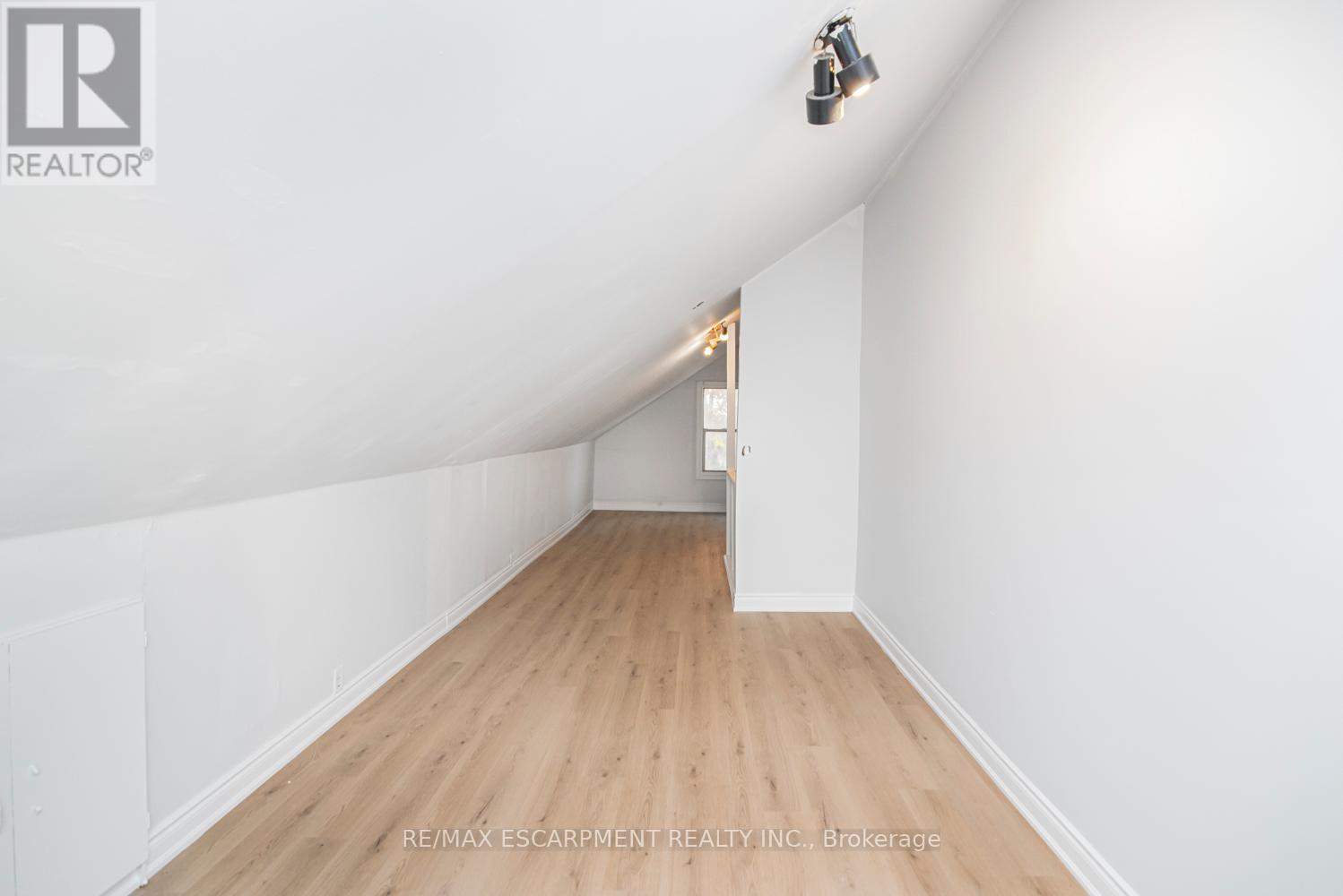 8 Leeds Street, Hamilton, Ontario  L8L 6W8 - Photo 26 - X12514406