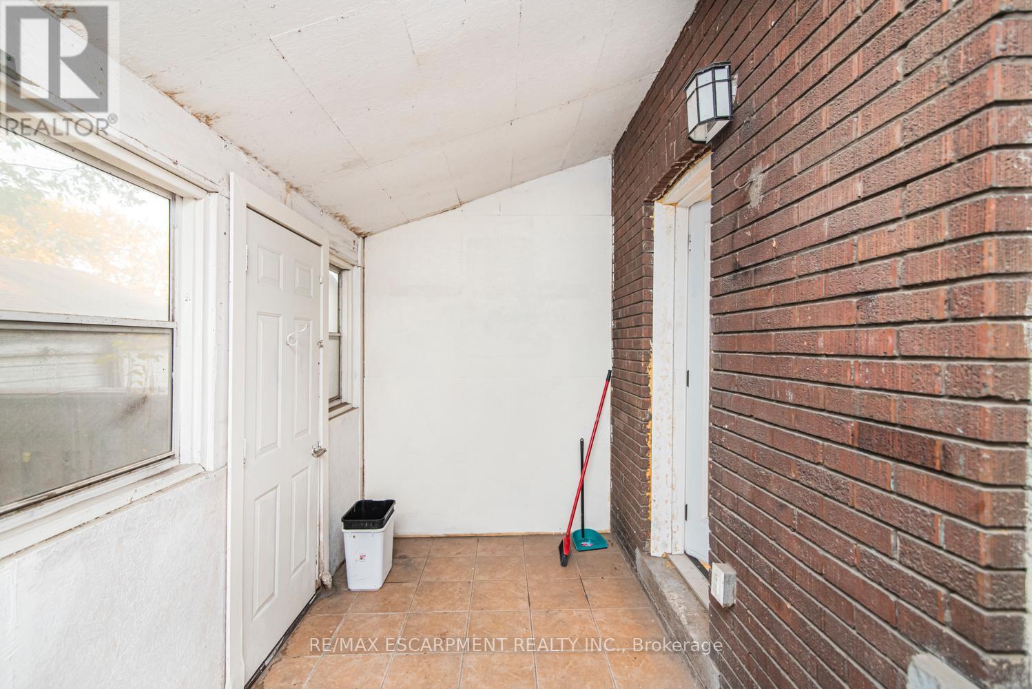 8 Leeds Street, Hamilton, Ontario  L8L 6W8 - Photo 31 - X12514406