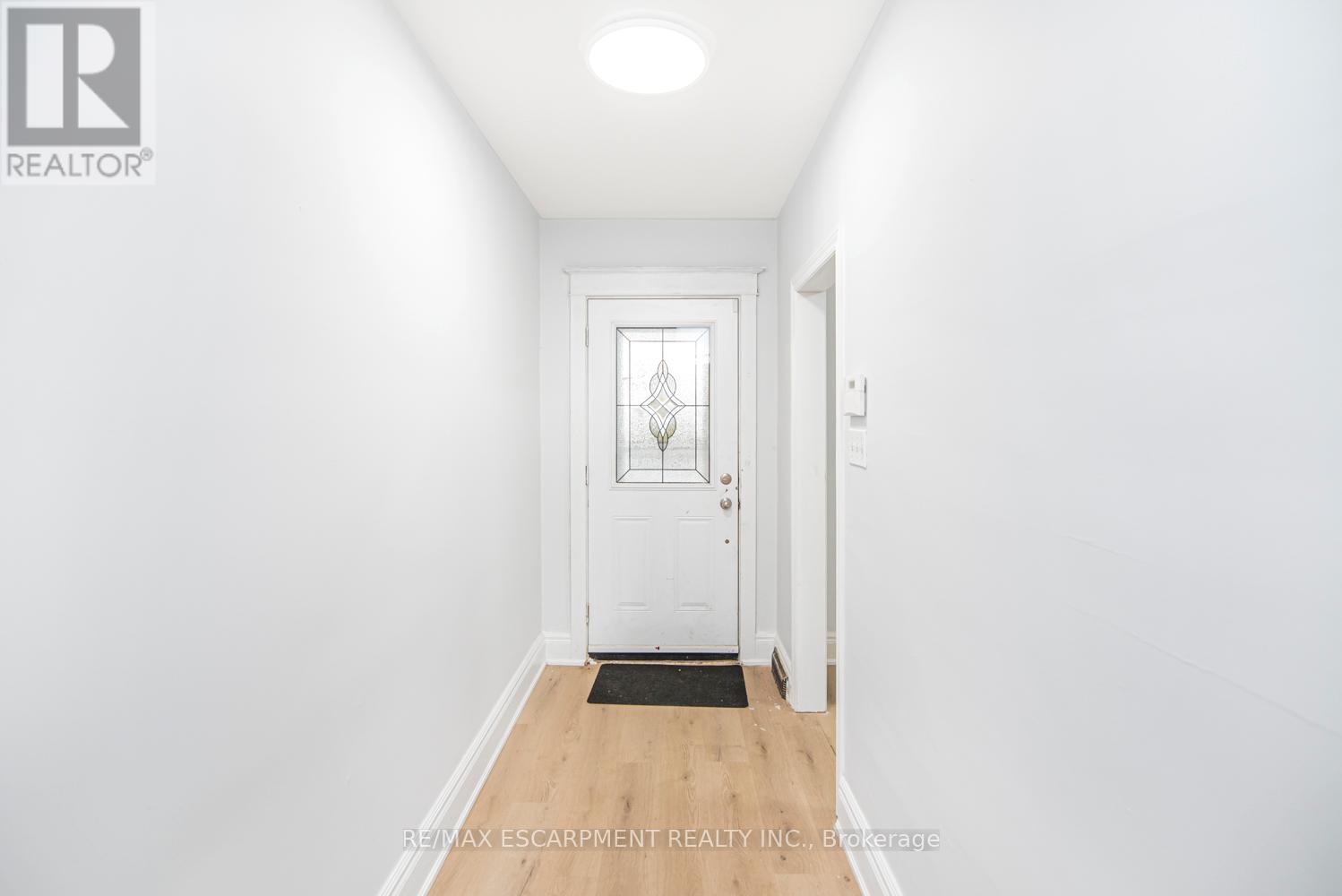 8 Leeds Street, Hamilton, Ontario  L8L 6W8 - Photo 8 - X12514406