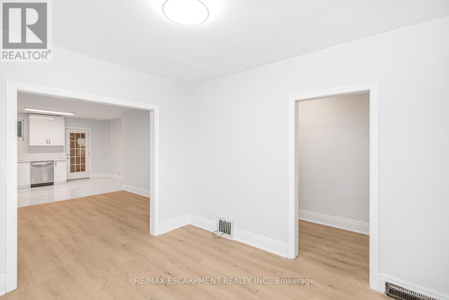 8 Leeds Street, Hamilton, Ontario  L8L 6W8 - Photo 9 - X12514406