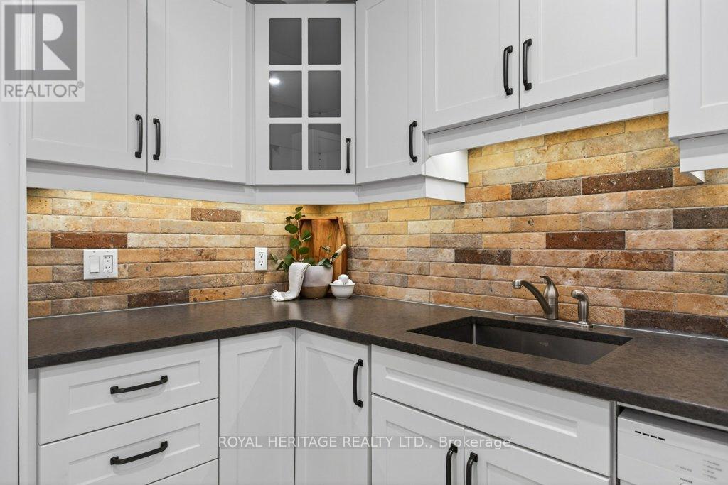 405 - 200 East Street S, Kawartha Lakes, Ontario K0M 1A0 - Photo 13 - X12368523