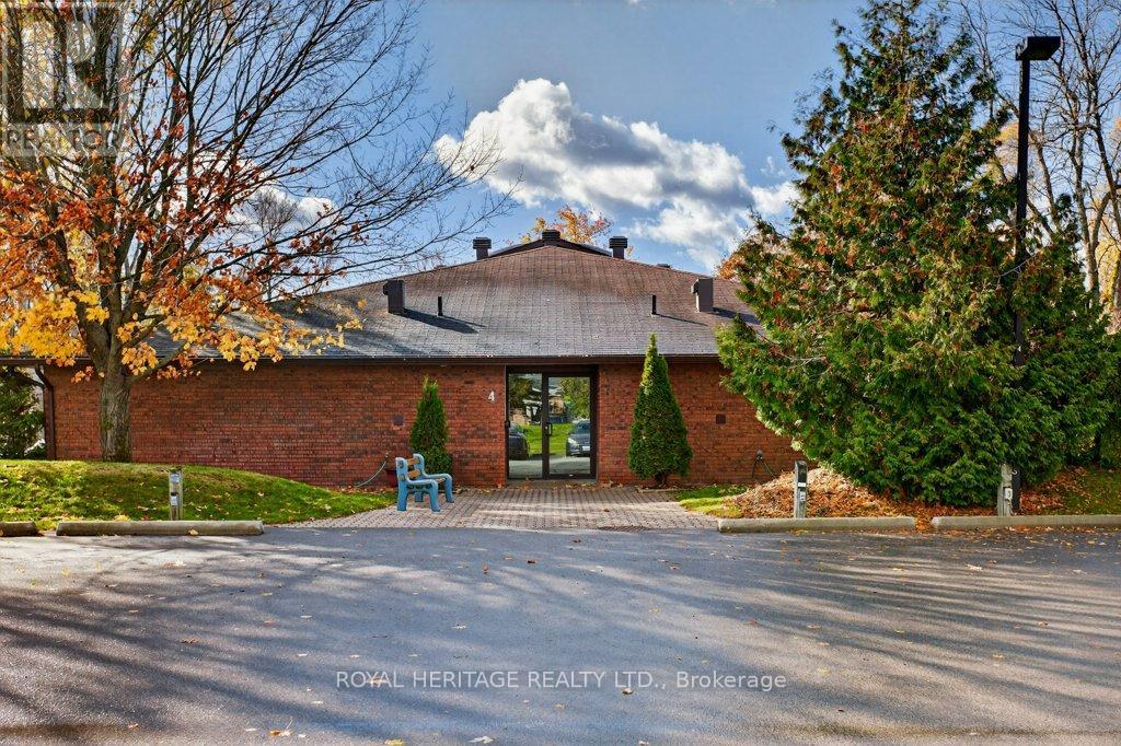 405 - 200 East Street S, Kawartha Lakes, Ontario K0M 1A0 - Photo 2 - X12368523