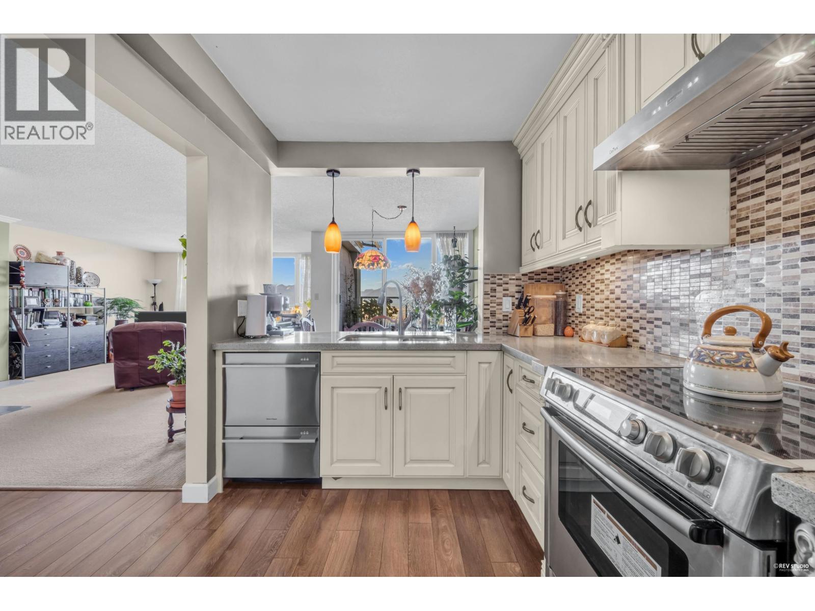 1807 6070 Mcmurray Avenue, Burnaby, British Columbia V5H 4J3 - Photo 11 - R3065158