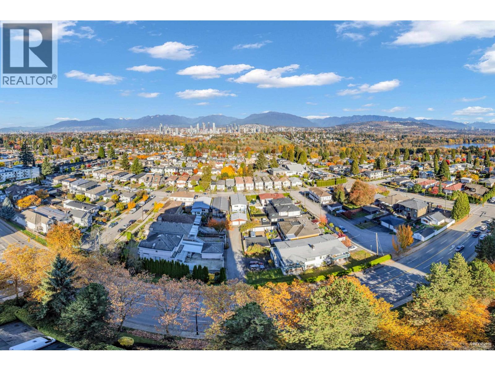 1807 6070 Mcmurray Avenue, Burnaby, British Columbia V5H 4J3 - Photo 2 - R3065158