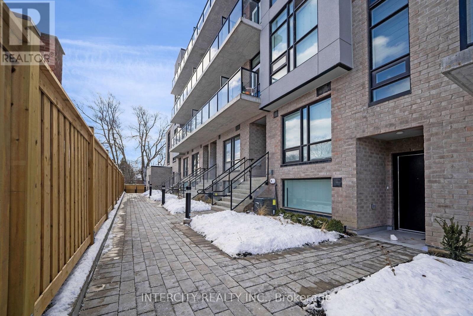 40 - 851 Sheppard Avenue W, Toronto, Ontario M3H 0G2 - Photo 2 - C12514522