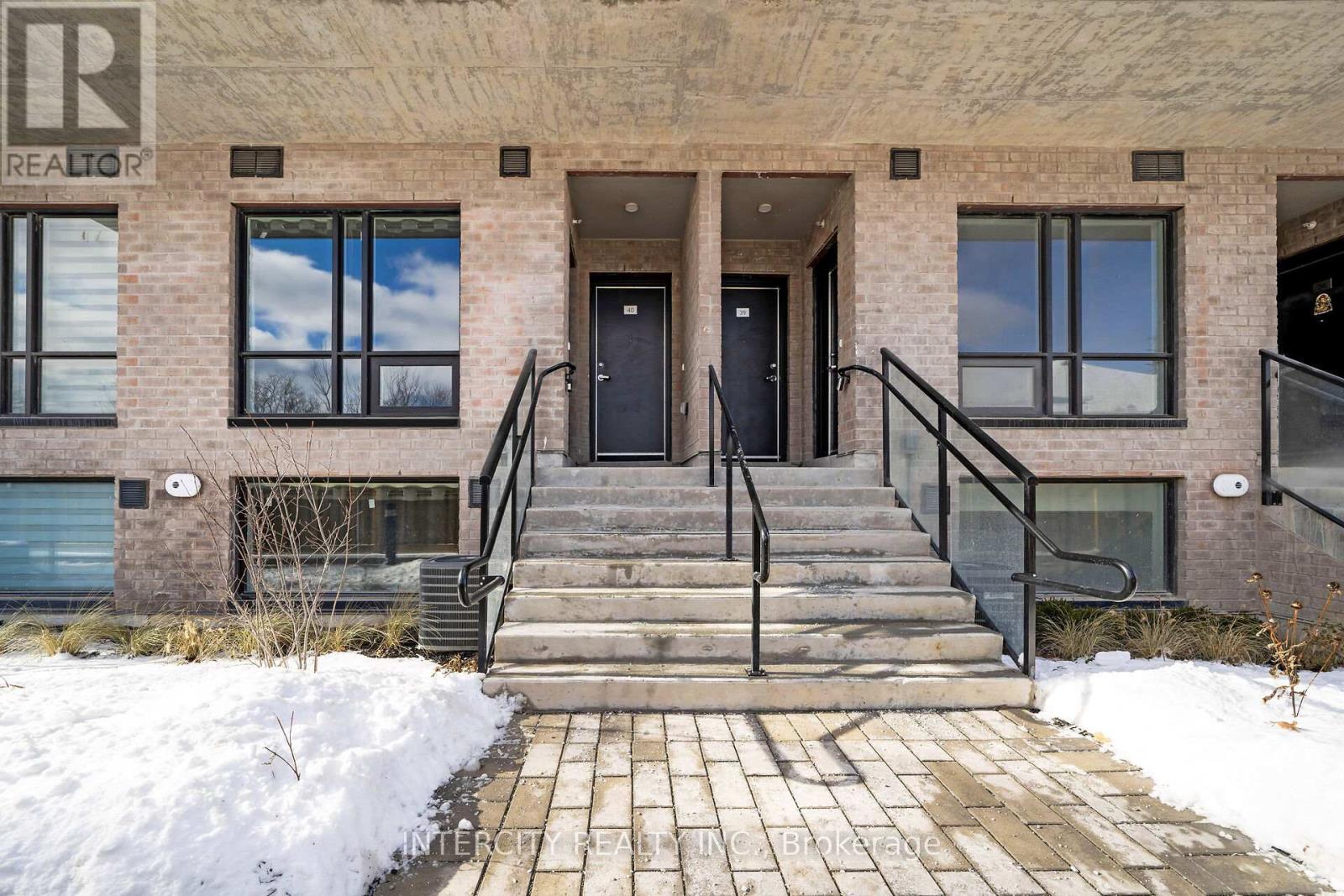 40 - 851 Sheppard Avenue W, Toronto, Ontario M3H 0G2 - Photo 3 - C12514522