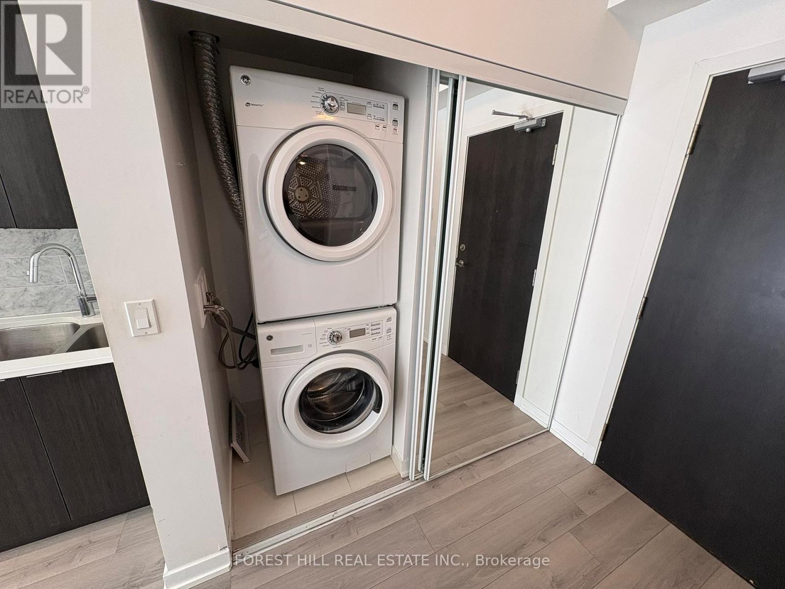 520 - 50 Bruyeres Mews, Toronto, Ontario  M5V 0H8 - Photo 11 - C12514564