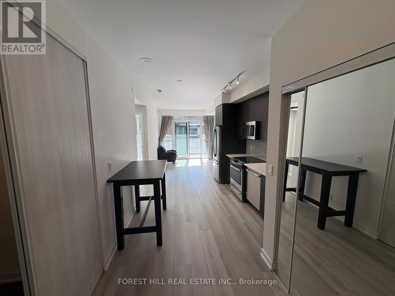 520 - 50 Bruyeres Mews, Toronto, Ontario  M5V 0H8 - Photo 3 - C12514564