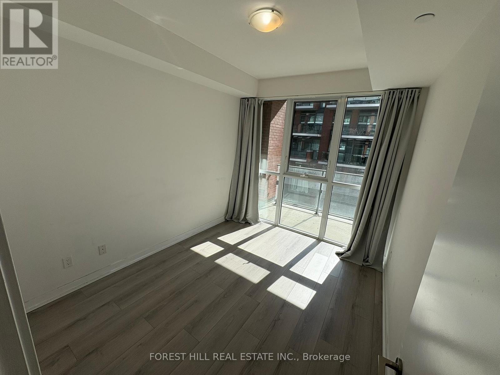520 - 50 Bruyeres Mews, Toronto, Ontario  M5V 0H8 - Photo 8 - C12514564