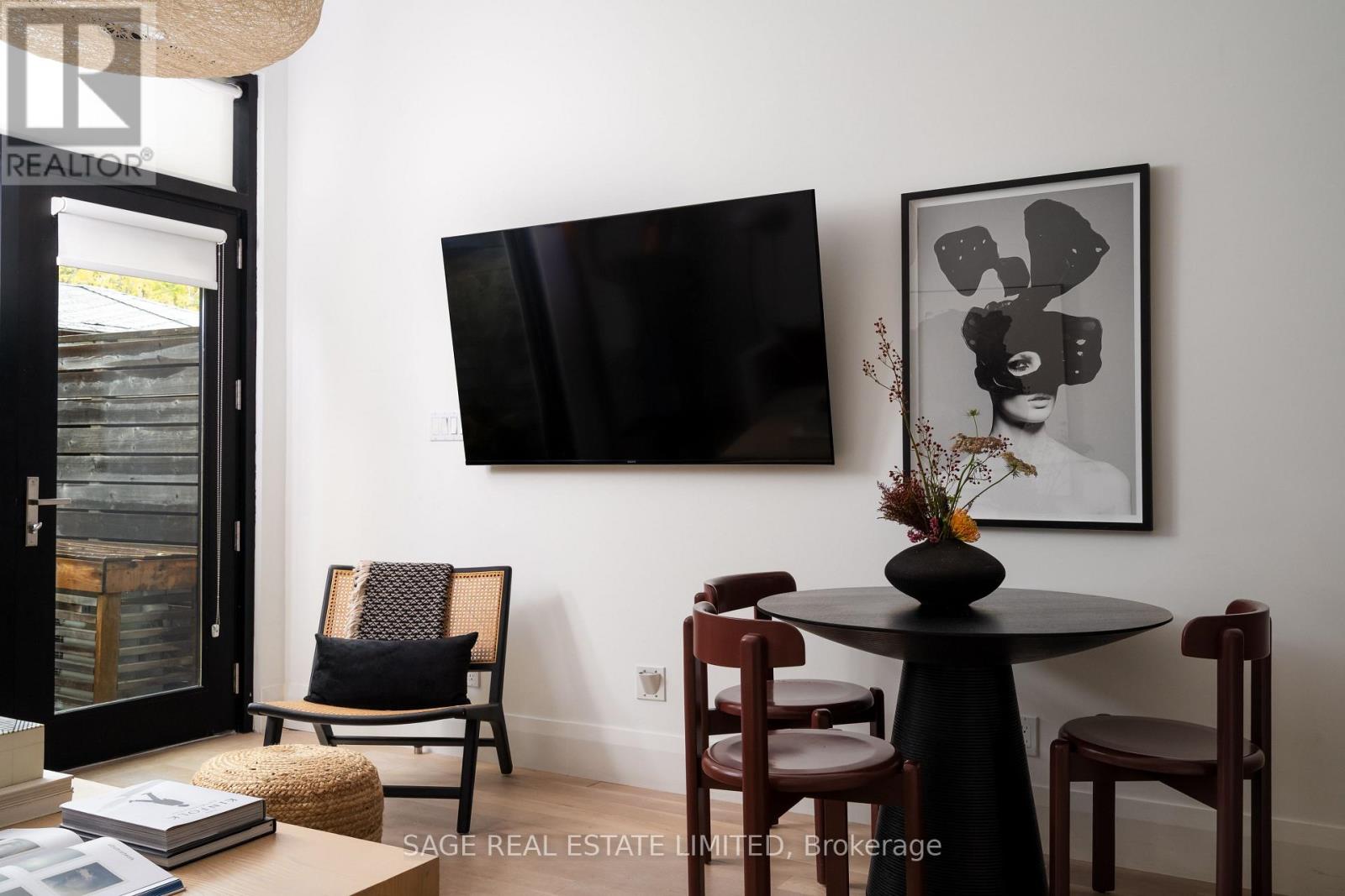 110b Palmerston Avenue, Toronto, Ontario  M6J 1J1 - Photo 4 - C12514614