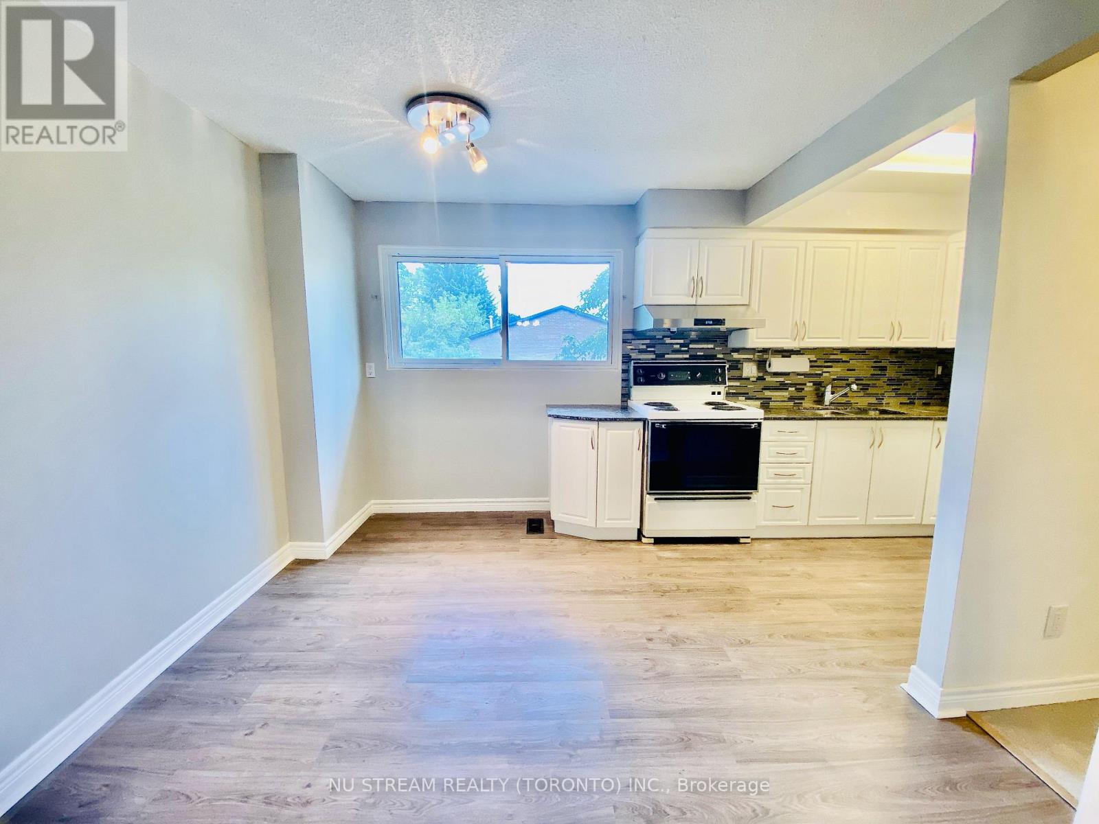 2 - 2020 Pharmacy Avenue, Toronto, Ontario  M1T 1H8 - Photo 7 - E12514608