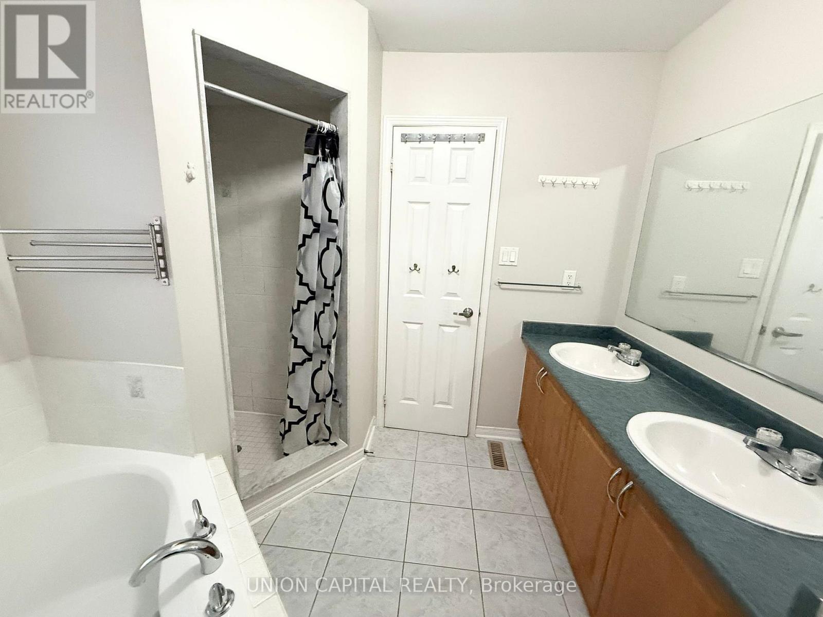 92 Guinevere Road, Markham, Ontario  L3S 4V2 - Photo 25 - N12452672