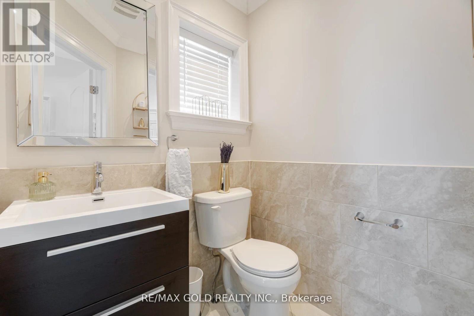 10 Cloverlawn Street, Brampton, Ontario  L7A 3X5 - Photo 13 - W12495784