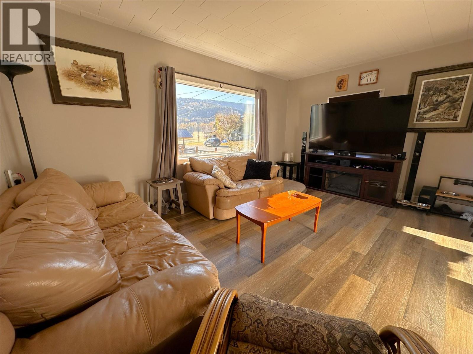 230 Cranbrook Street, Kimberley, British Columbia V1A 2P1 - Photo 2 - 10367618