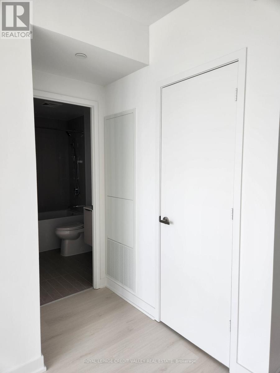 3502 - 3900 Confederation Parkway E, Mississauga, Ontario  L5B 0M3 - Photo 11 - W12488790