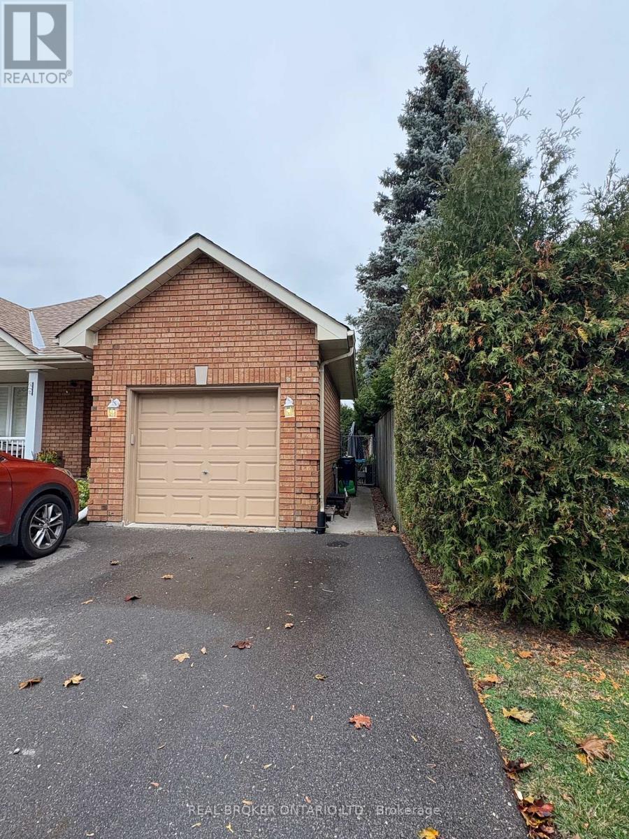 Upper Unit - 26 Concession Street E, Clarington, Ontario  L1C 1Y1 - Photo 2 - E12514764