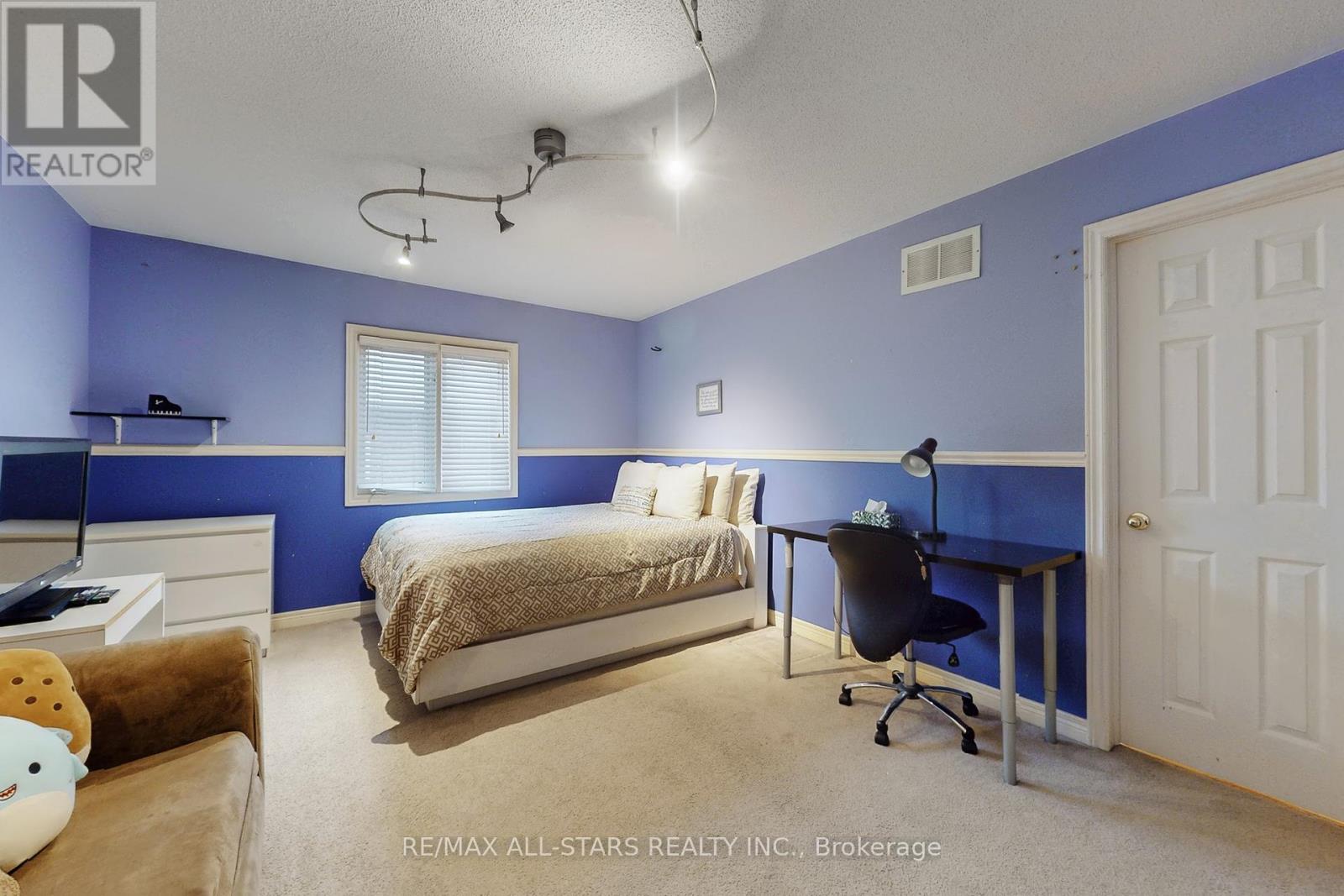 54 Bretton Circle, Markham, Ontario  L3S 3R1 - Photo 29 - N12514452