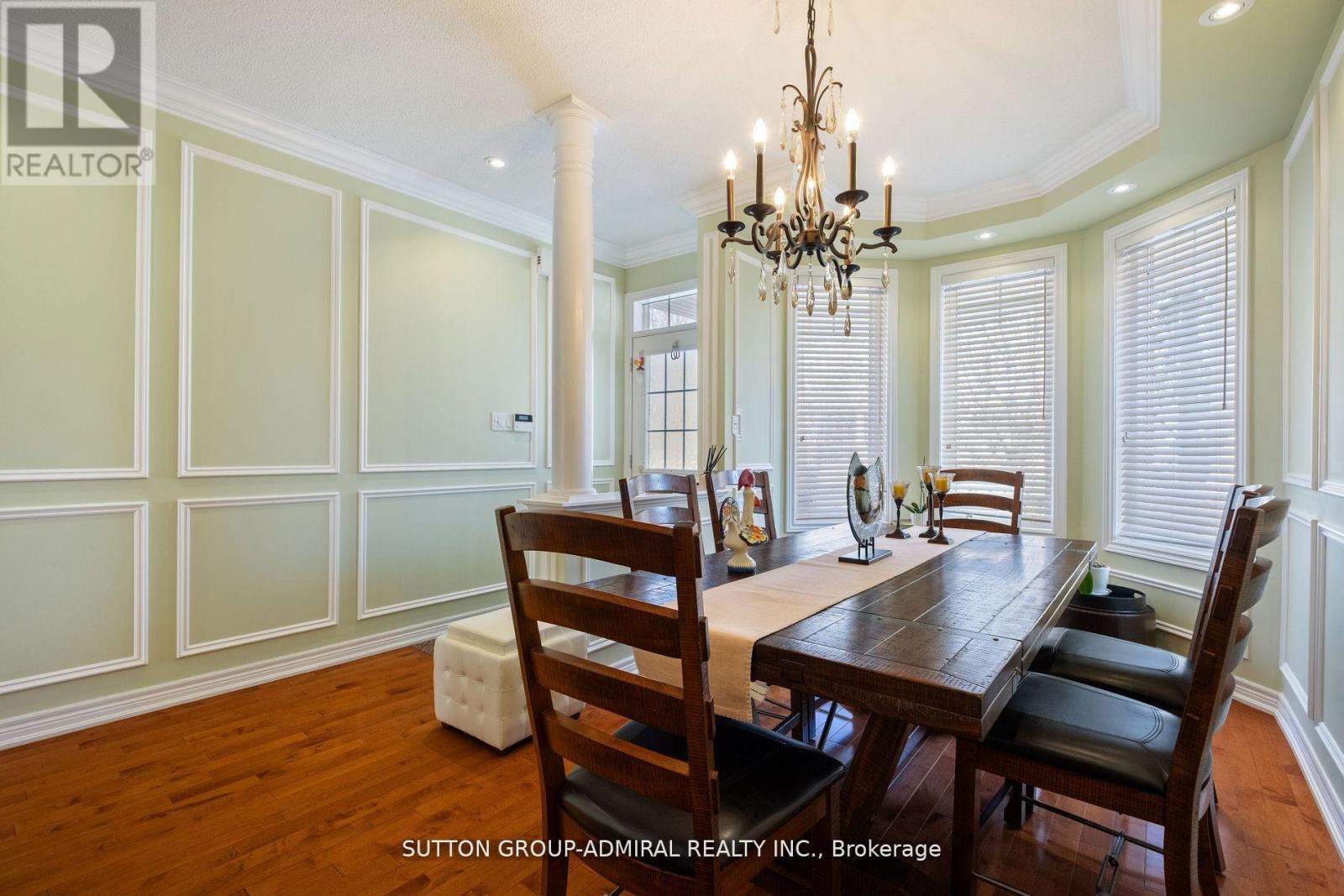 11 Thistle Avenue, Richmond Hill, Ontario  L4E 0B6 - Photo 10 - N12514454