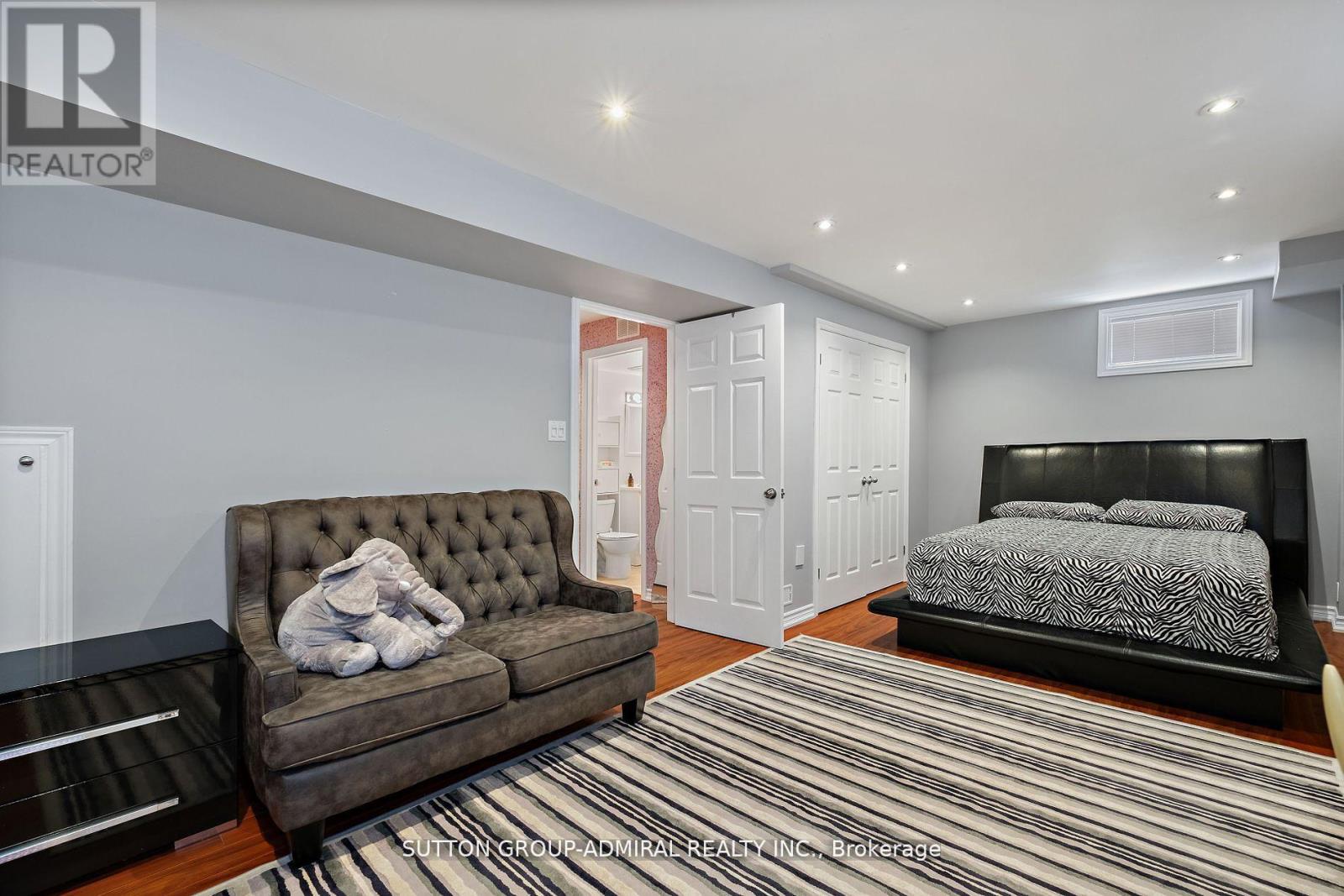 11 Thistle Avenue, Richmond Hill, Ontario  L4E 0B6 - Photo 31 - N12514454