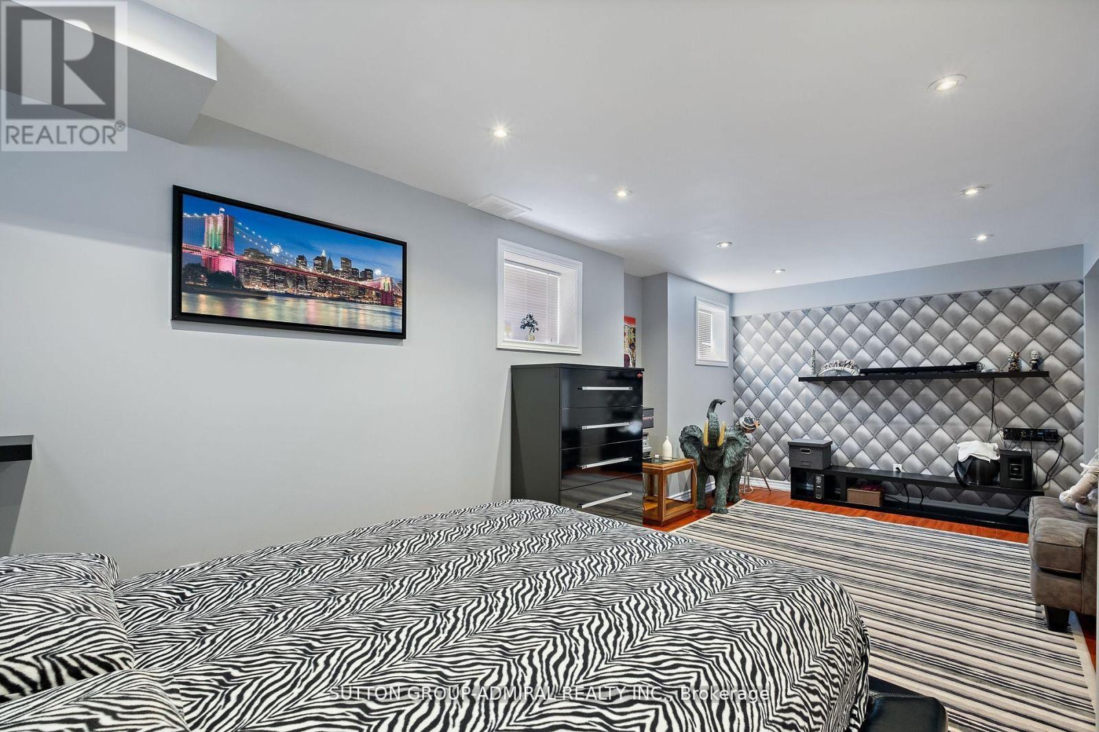 11 Thistle Avenue, Richmond Hill, Ontario  L4E 0B6 - Photo 33 - N12514454