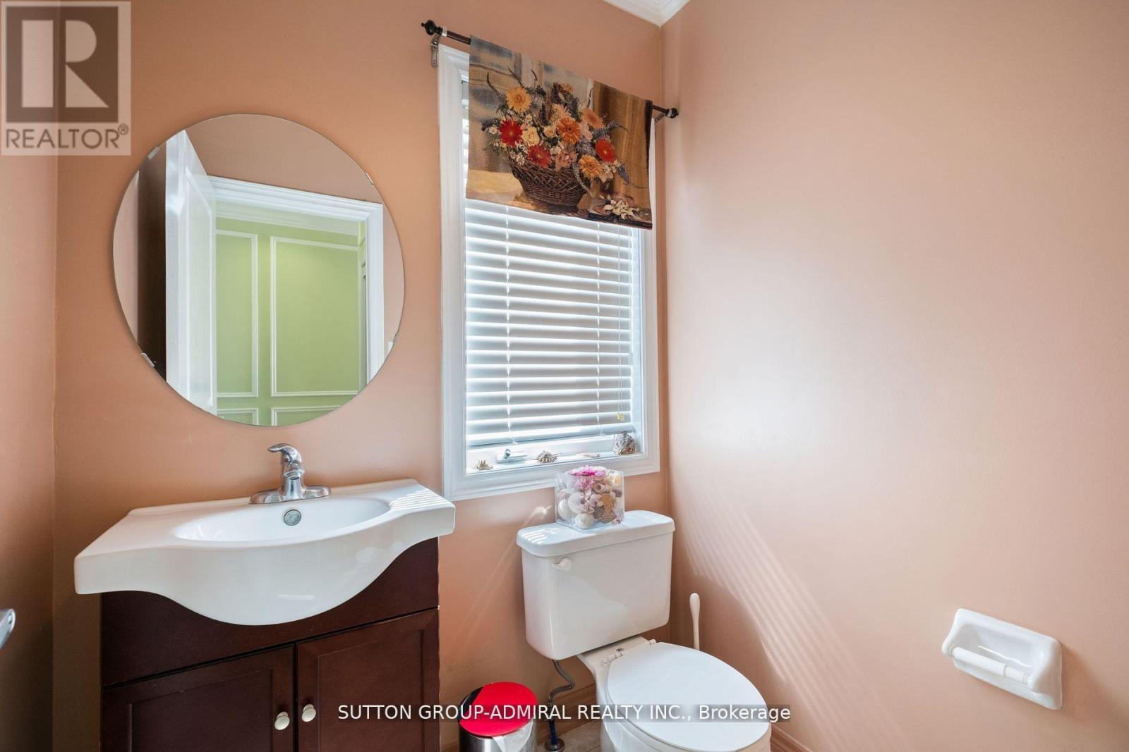 11 Thistle Avenue, Richmond Hill, Ontario  L4E 0B6 - Photo 7 - N12514454