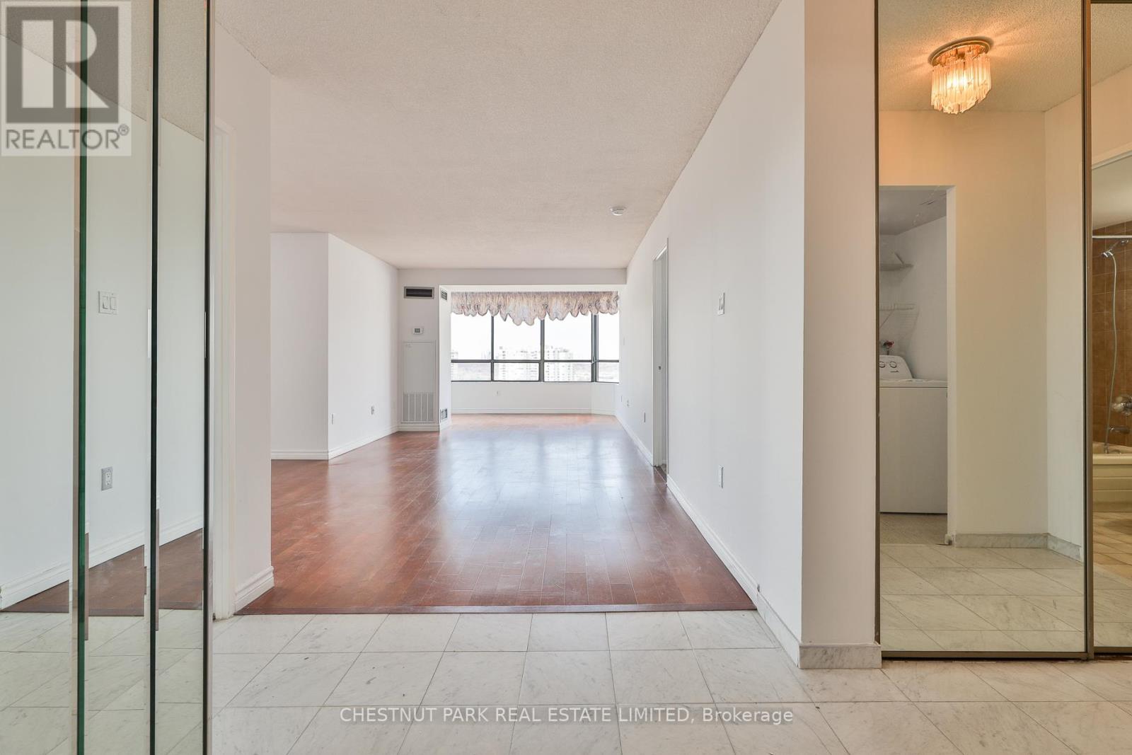 1109 - 7601 Bathurst Street, Vaughan, Ontario  L4J 4H5 - Photo 2 - N12514460