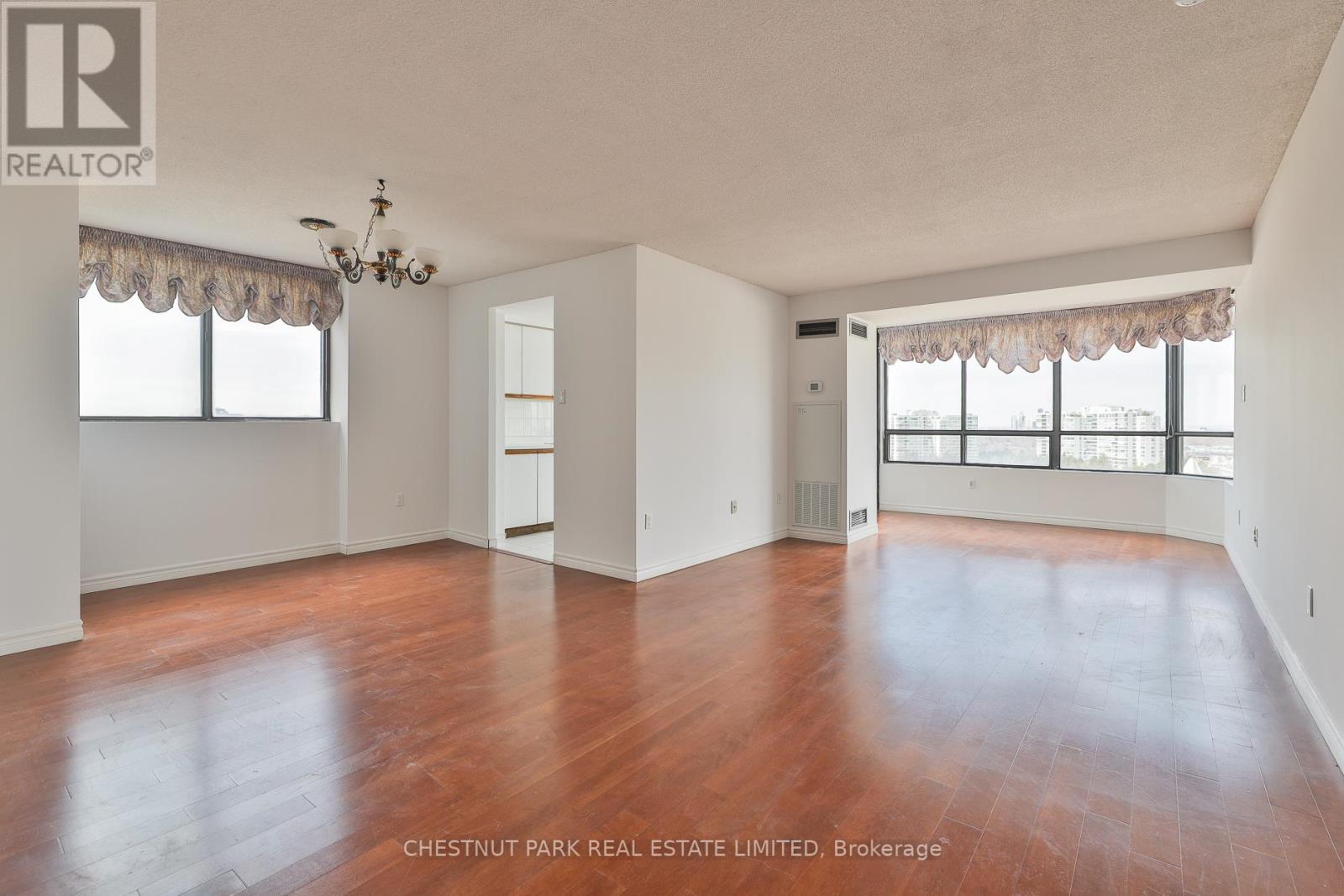 1109 - 7601 Bathurst Street, Vaughan, Ontario  L4J 4H5 - Photo 4 - N12514460